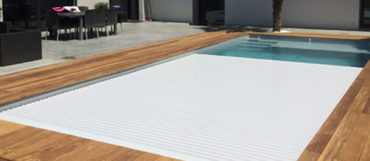 couvrir piscine volet roulant