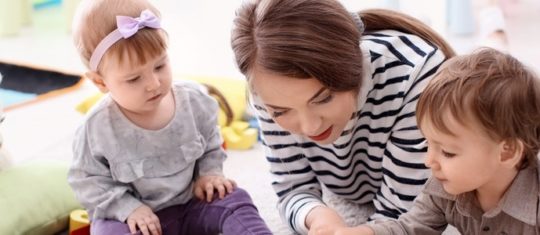 garde d’enfants à domicile