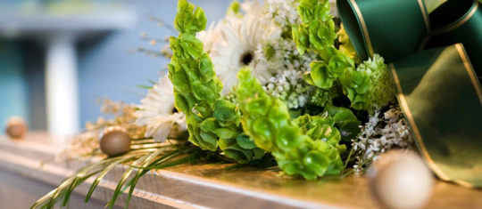 Livrer des fleurs de deuil