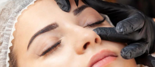 Maquillage permanent des sourcils